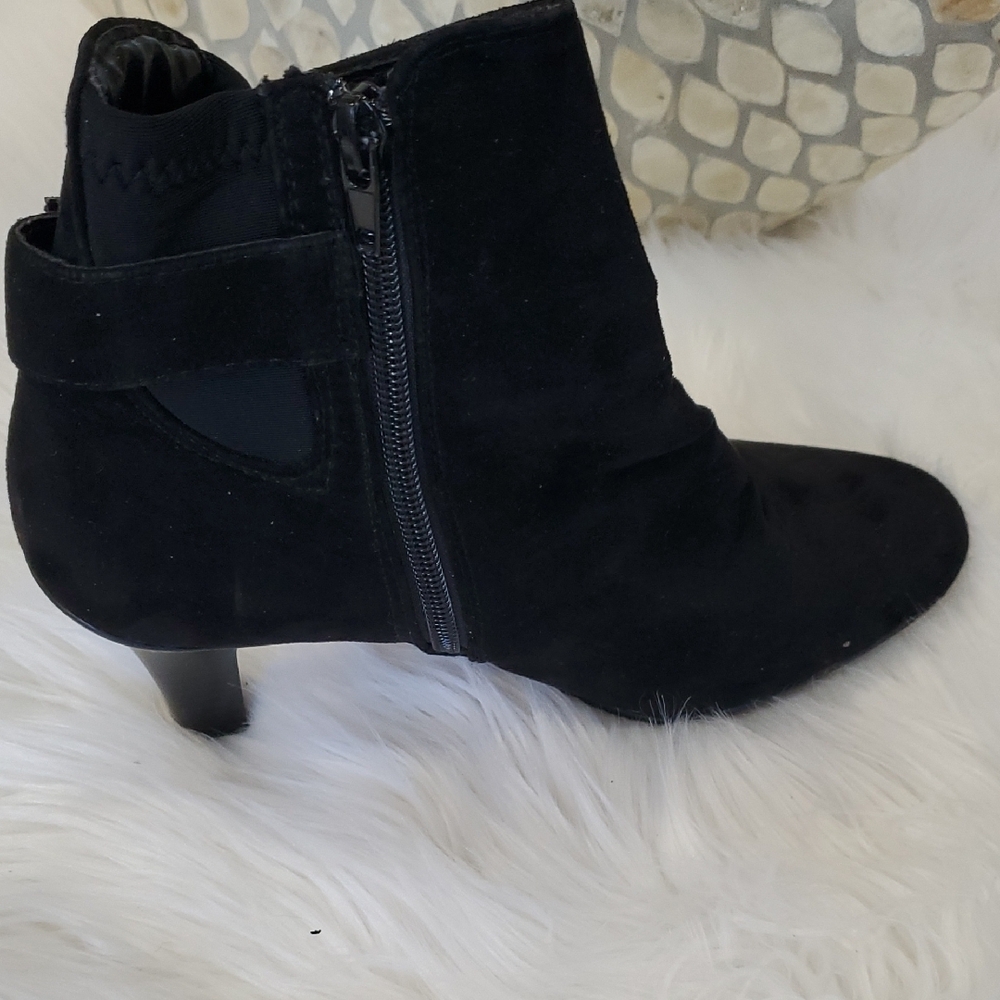Kelly & Katie Black Suede Heeled Boots - Picture 13 of 16